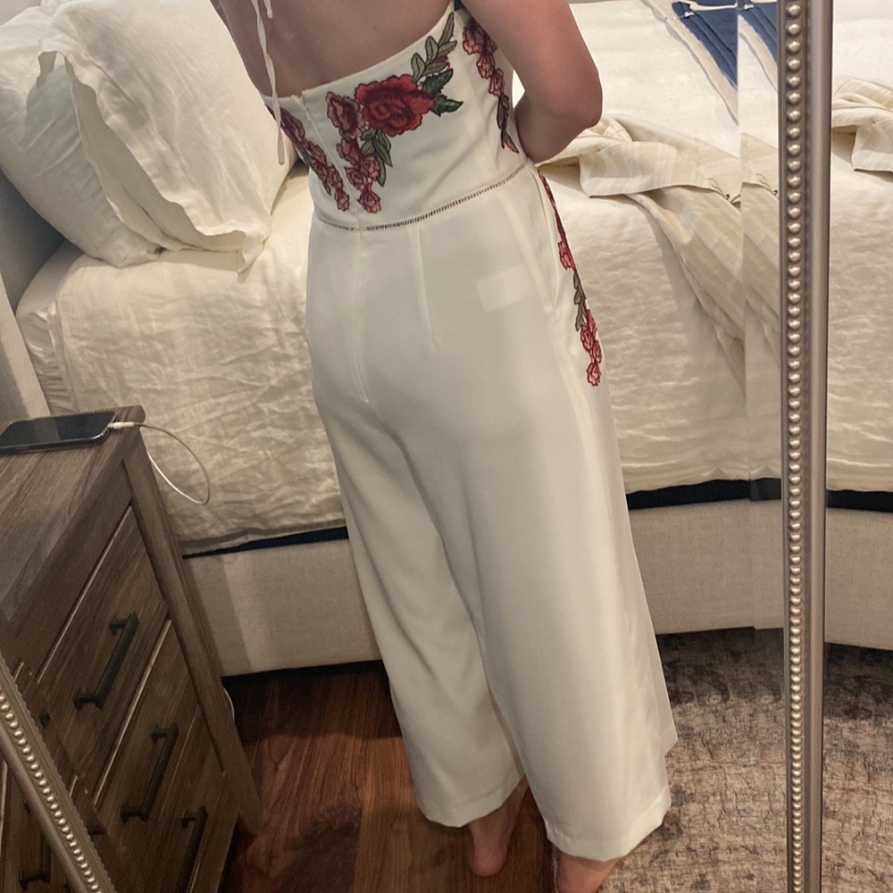 Lotus jumpsuit - Picture 2 of 5